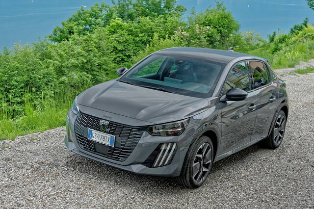 Peugeot 208: le differenze tra Style, Allure e GT