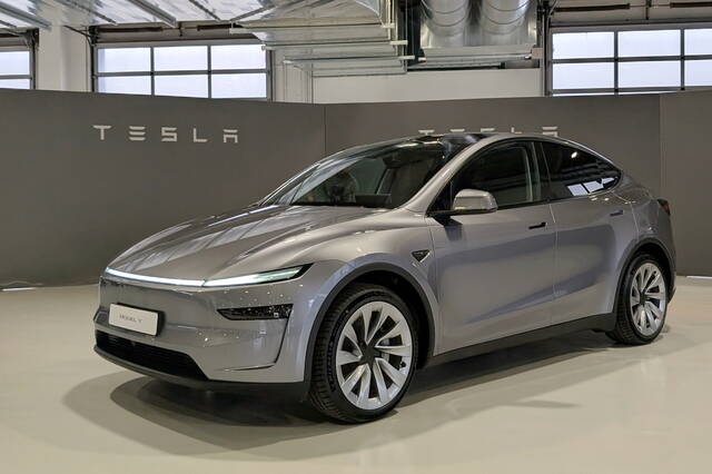 La Tesla Model Y restyling 2025 vista da vicino