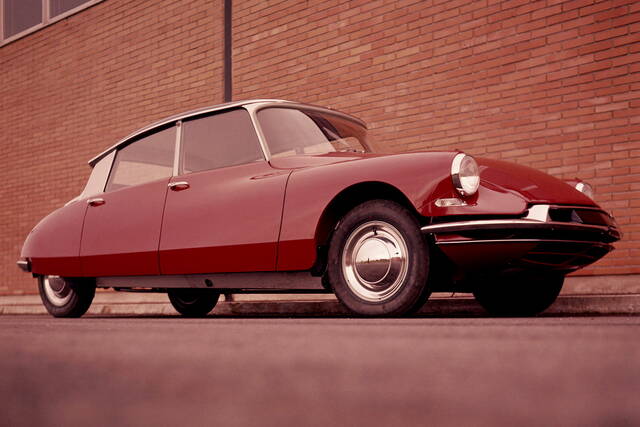 Citroën DS: i favolosi 70 anni di una “dea”