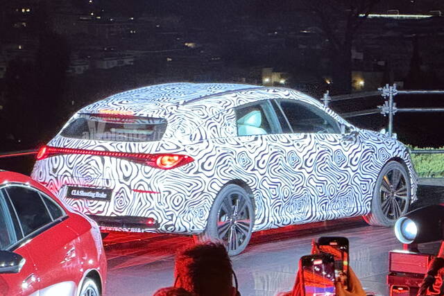 Mercedes CLA: una “sbirciatina” alla Shooting Brake