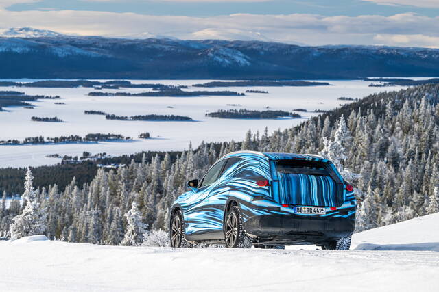 Mercedes GLC EQ: l’elettrica muove i primi passi