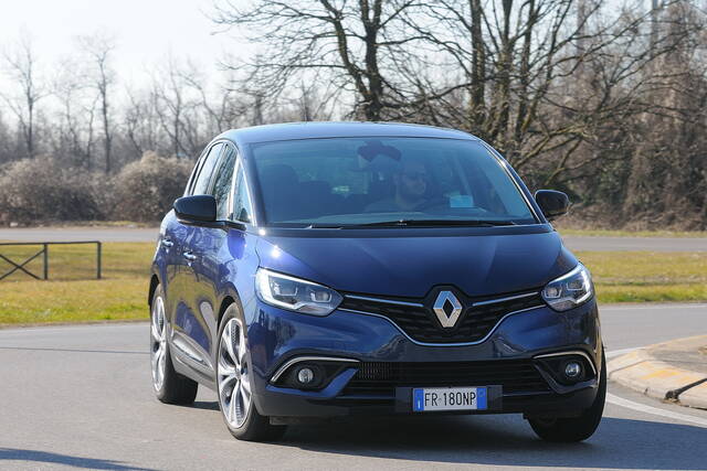 Renault Scénic usata: pregi e difetti