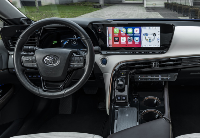 Toyota Mirai interni