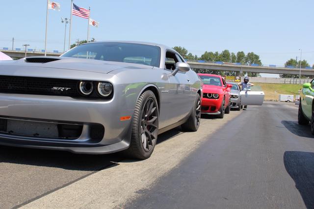dodge challenger hellcat