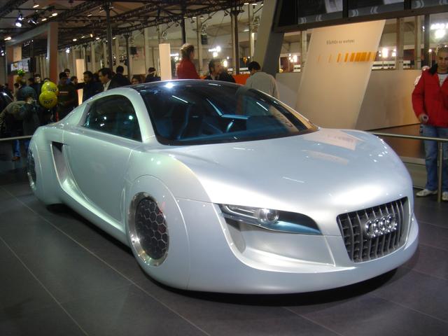 audi rsq 2