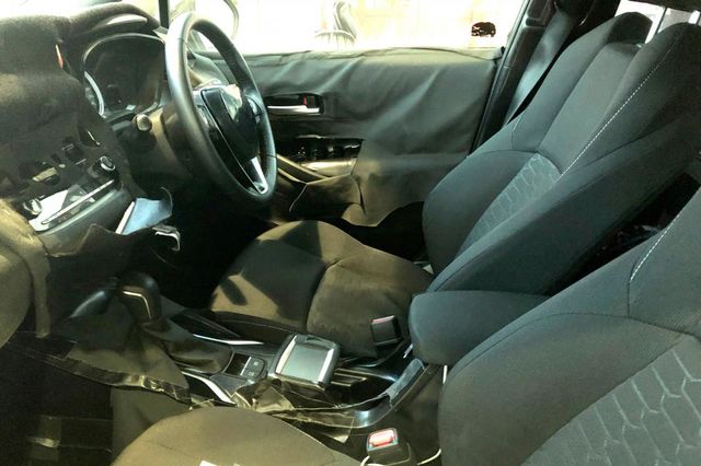 toyota auris 2018 spy 2
