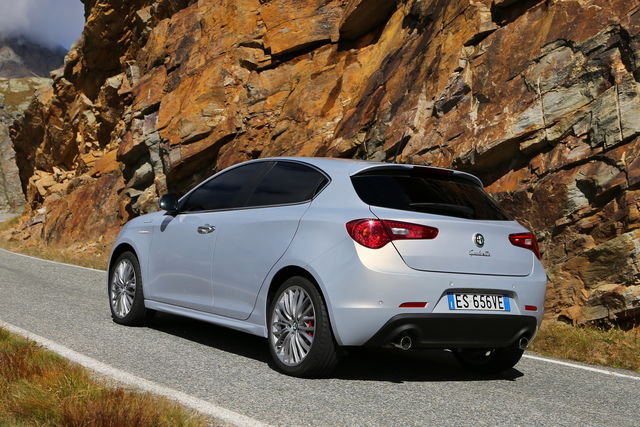 Alfa Romeo Giulietta prova, scheda tecnica, opinioni e dimensioni 2.0