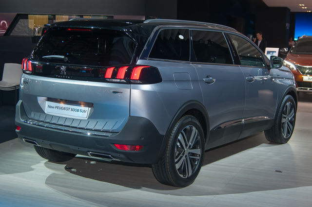 parigi 2016 peugeot 5008 suv 12