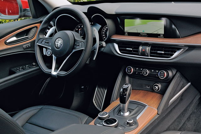 alfa-romeo-stelvio-primo-contatto_23.jpg