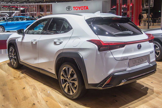lexus ux 250h parigi 2018 2