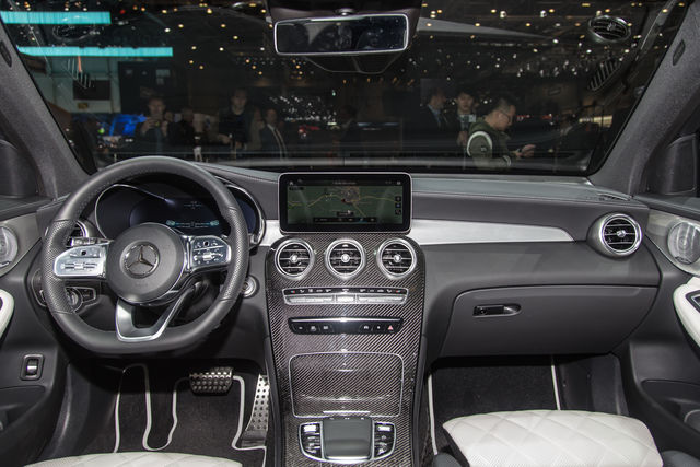 mercedes glc ginevra 2019 5
