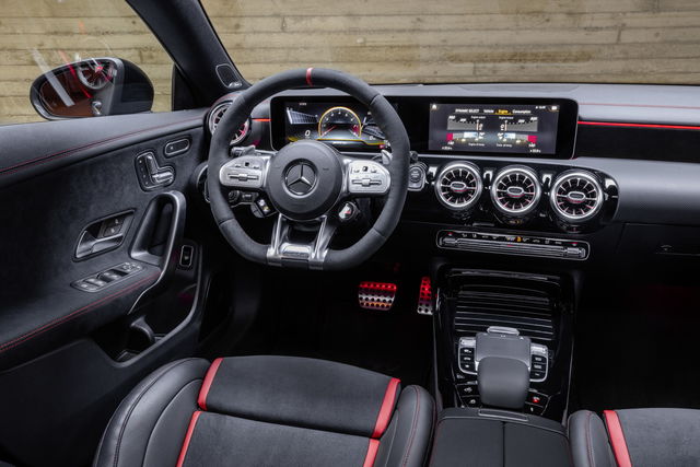 Mercedes Amg Cla 45 Ora Anche Shooting Brake
