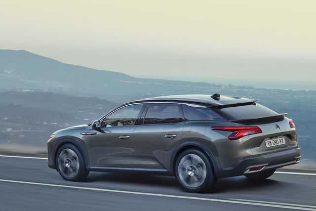 Nuova Citroën C5 X: oltre la berlina - alVolante.it