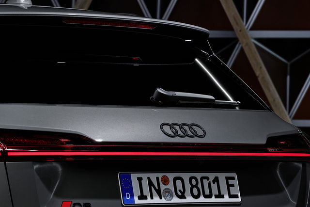 Audi: come cambia il logo dei quattro anelli 