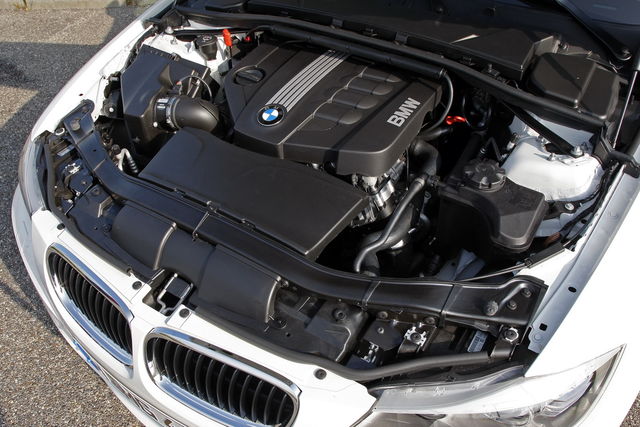  Prueba BMW Serie 3, ficha técnica, opiniones y dimensiones 320d xDrive Modern - alVolante.it
