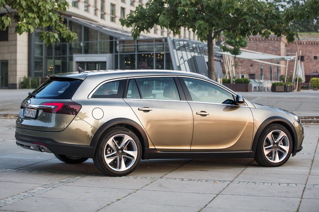 Opel Insignia Country Tourer Prova Scheda Tecnica Opinioni E Dimensioni 2 0 Cdti 163 Cv S S 4x4