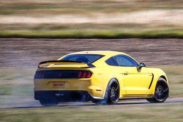 Ford Mustang Fastback Prova Scheda Tecnica Opinioni E