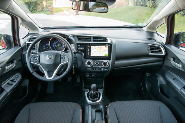 honda-jazz-2018-01_13.jpg?itok=0v8Cgn0m
