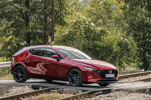 Mazda 3 Prova Scheda Tecnica Opinioni E Dimensioni 2 0