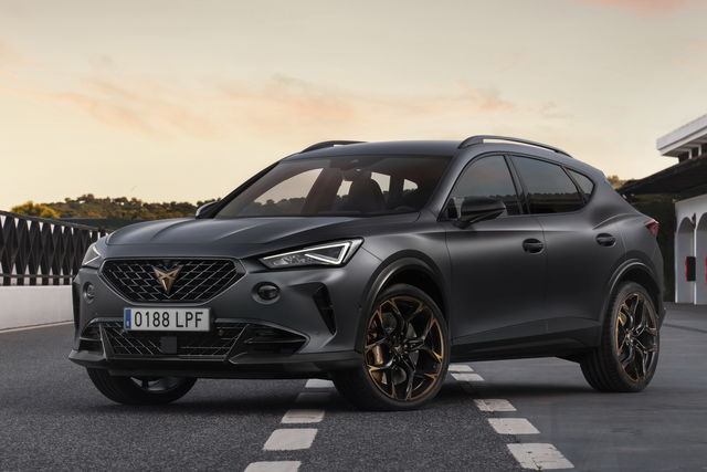 Cupra Formentor: con il restyling cambia volto 