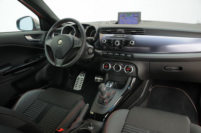 Prova Alfa Romeo Giulietta Scheda Tecnica Opinioni E Dimensioni 1 4