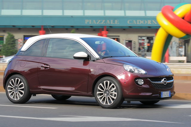Prova Opel Adam Scheda Tecnica Opinioni E Dimensioni 1 4 87 Cv Glam Gpl