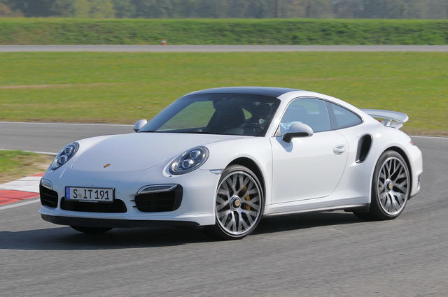 Prova Porsche 911 scheda tecnica opinioni e dimensioni Turbo S PDK 