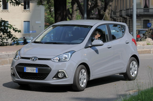 Prova Hyundai i10 scheda tecnica opinioni e dimensioni 1.0 econext