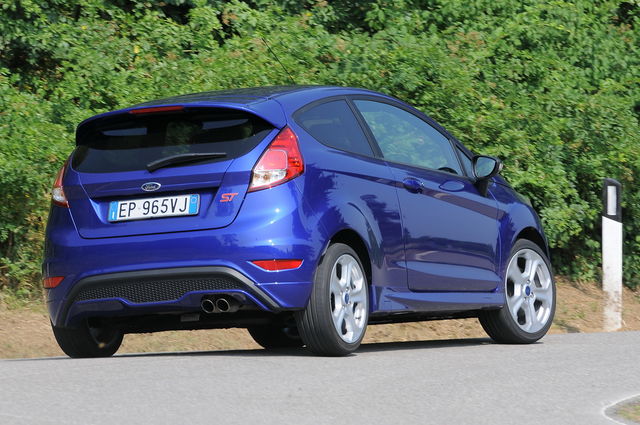 ford-fiesta-st-2014_20.jpg?itok=uXOYsV5n