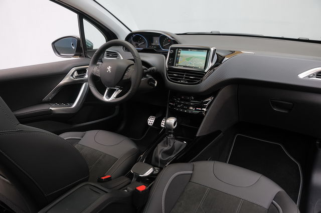 Prova Peugeot 2008 Scheda Tecnica Opinioni E Dimensioni 1 6 Bluehdi
