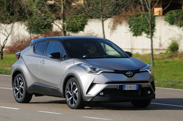 Toyota hybrid cr discount