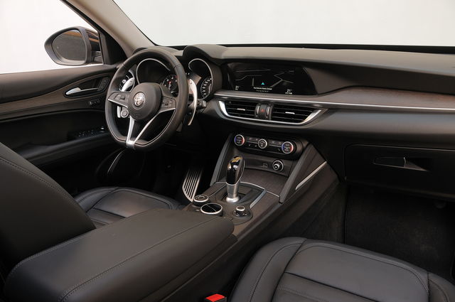 Prova Alfa Romeo Stelvio Scheda Tecnica Opinioni E