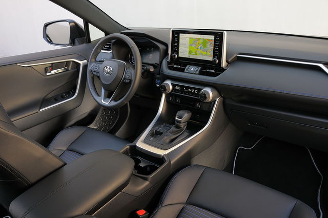 Prova Toyota Rav4 Scheda Tecnica Opinioni E Dimensioni 2 5 Hv 218 Cv E Cvt Style