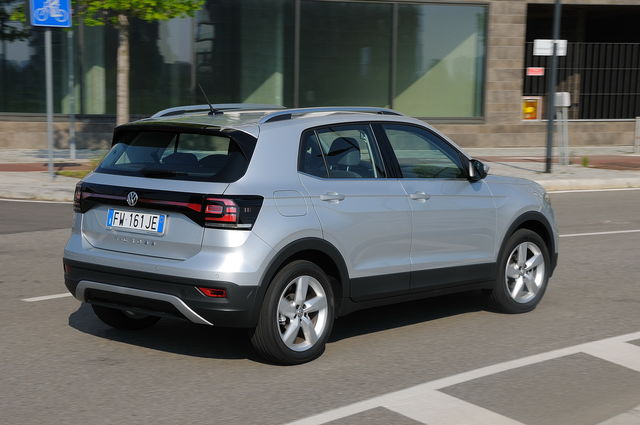 Prova Volkswagen T Cross Scheda Tecnica Opinioni E Dimensioni