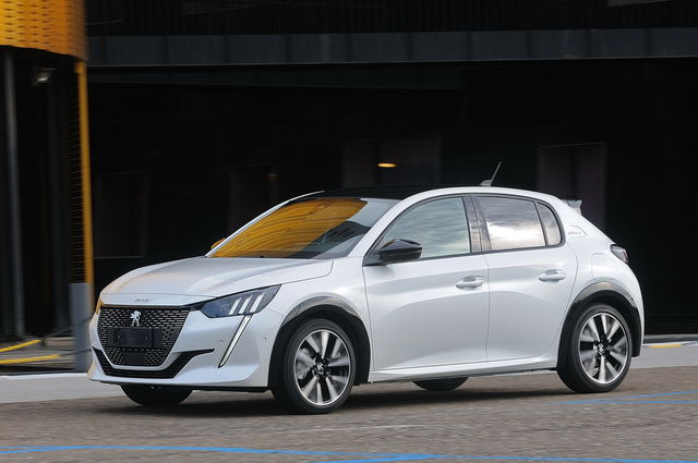 Peugeot 208 100 5p. GT Line ICE White: prezzo e scheda tecnica 