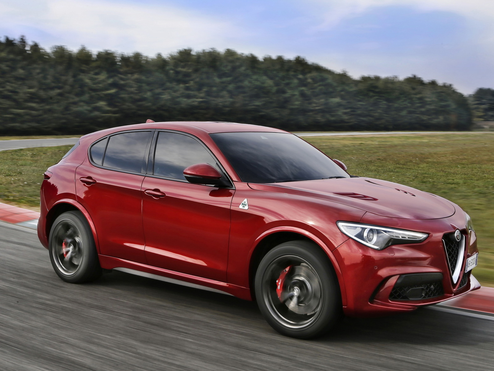 Alfa Romeo Stelvio Quadrifoglio Il Prezzo E Di 95 000 Euro