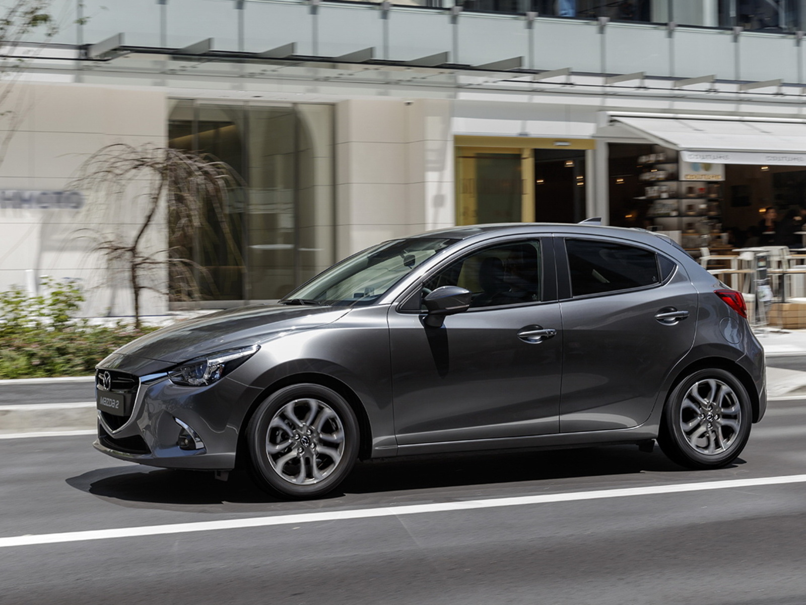 La Mazda 2 Dice Addio Al Diesel