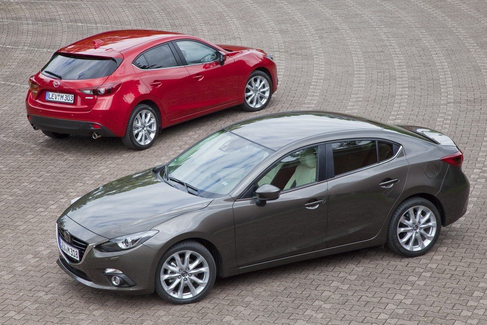 Foto Mazda 3 berlina, ma non per l'Italia