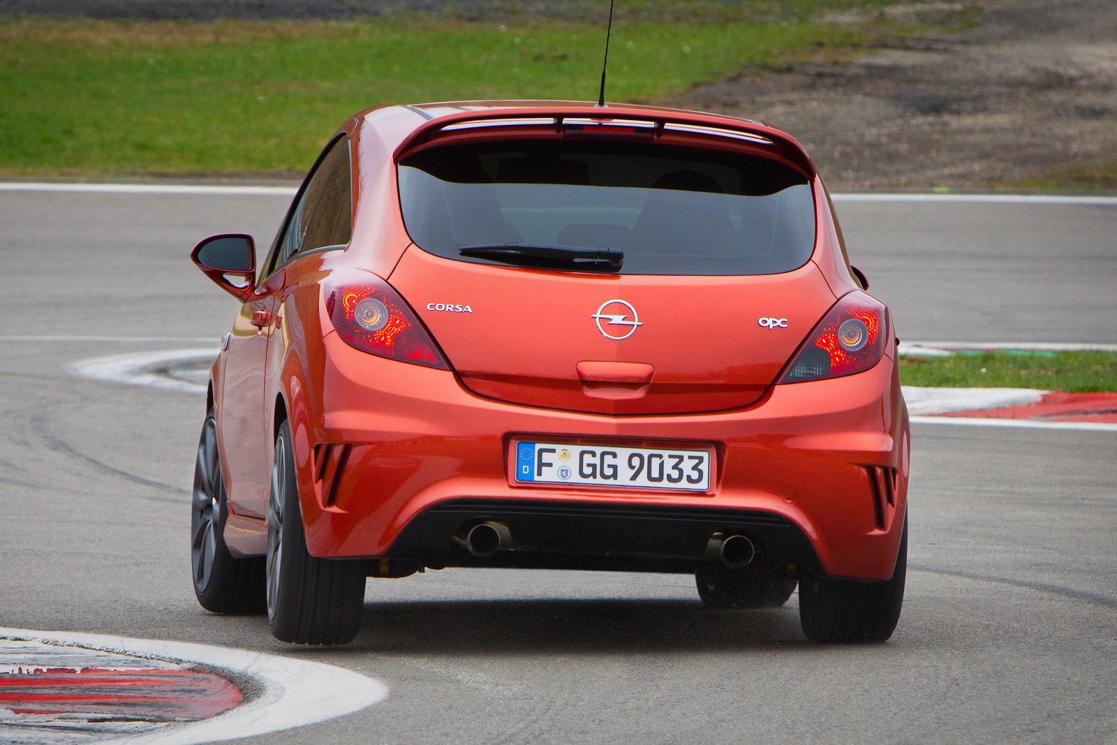 Opel Corsa OPC: 210 CV per la Nürburgring Edition 