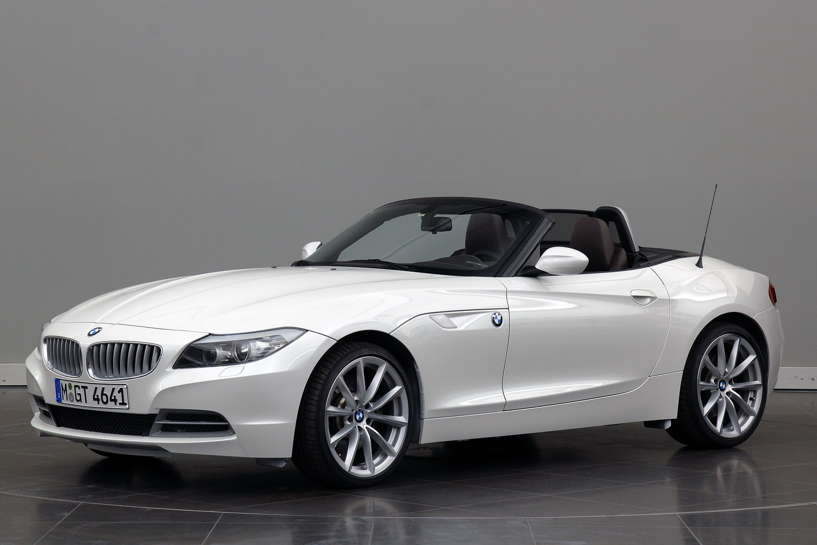 bmw_z4_design_pure_balance.jpg