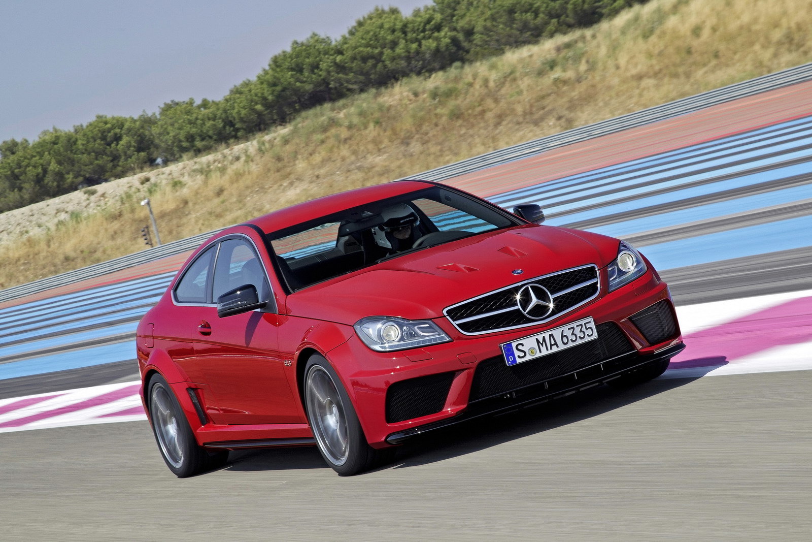 Foto La Mercedes C63 Amg Coupe Diventa Black Series Foto La Mercedes C63 Amg Coupe Diventa Black Series