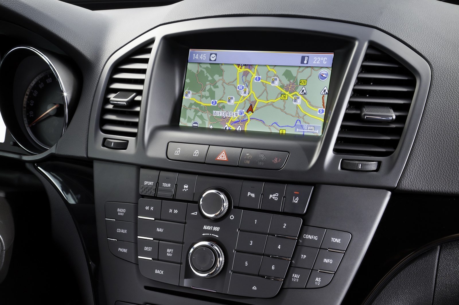 Opel Insignia Poche Modifiche Per Restare Al Passo Coi Tempi