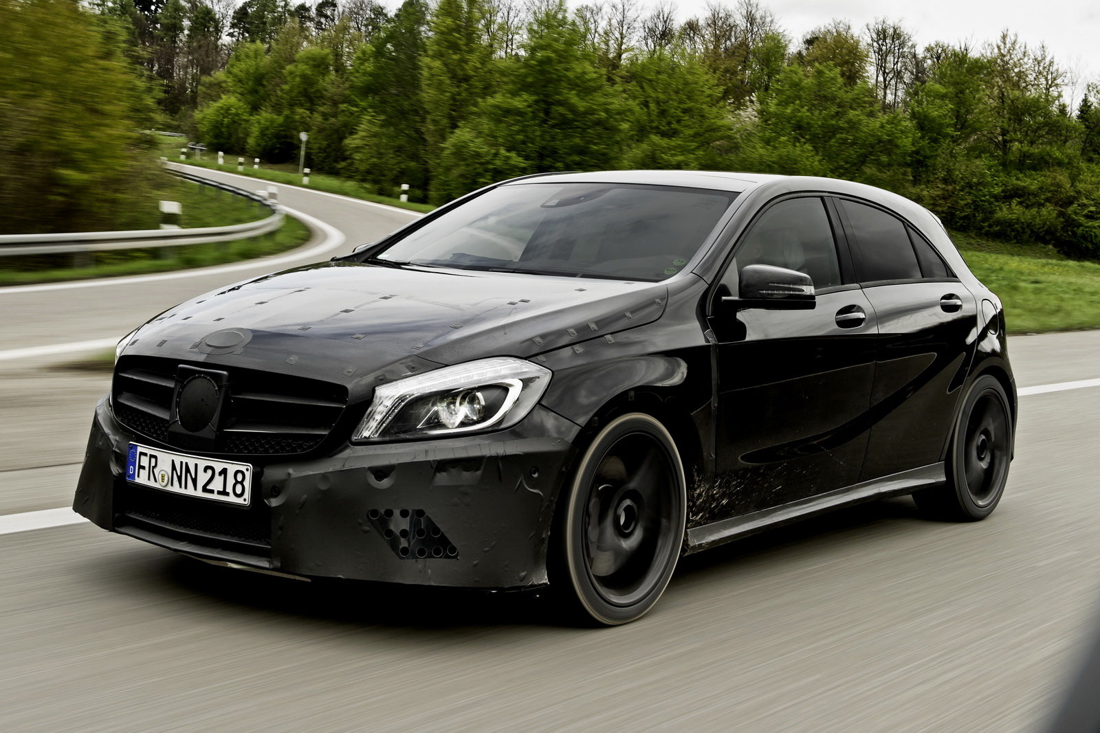 Foto - La Mercedes Classe A 45 AMG è pronta a mordere l'asfalto