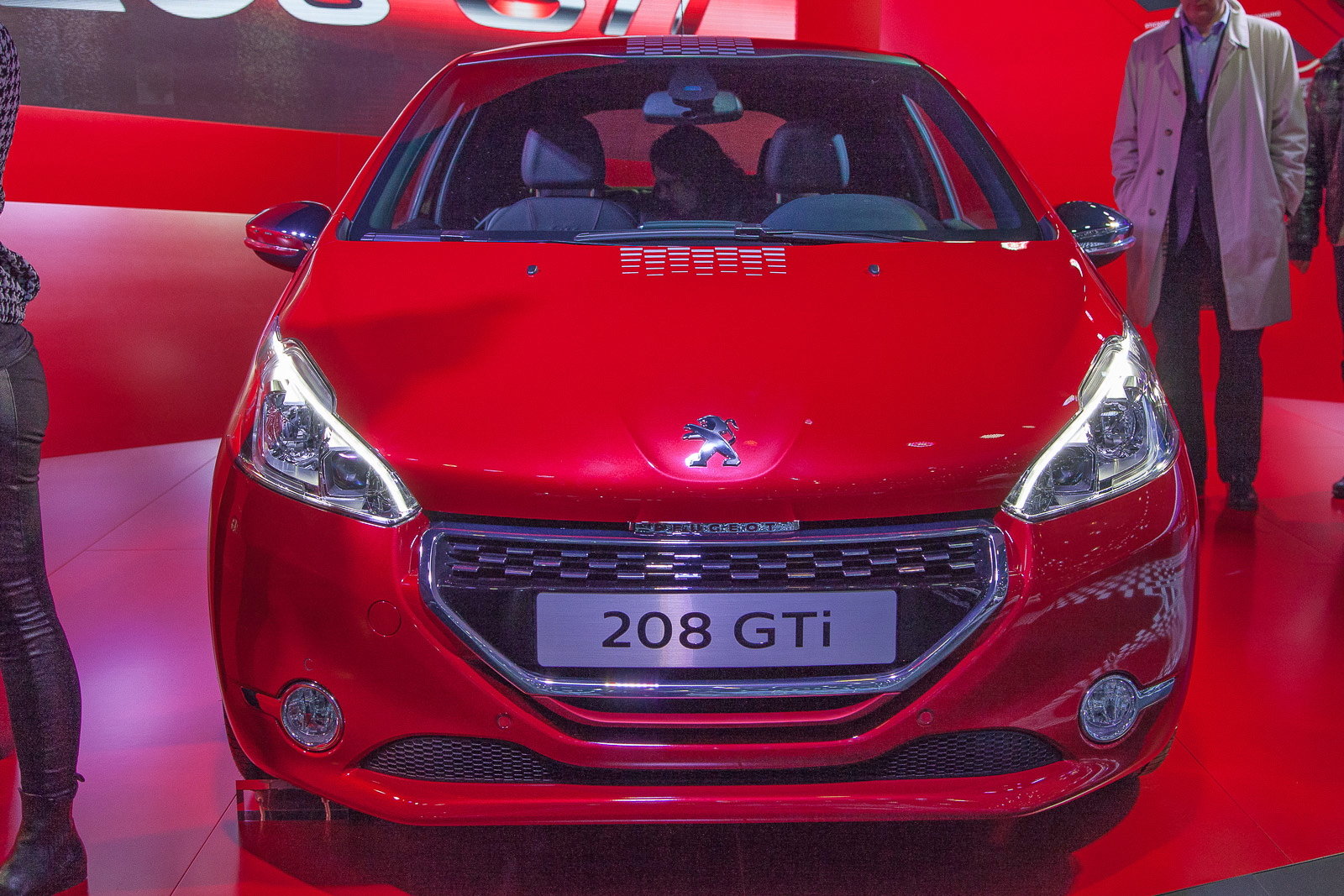 Peugeot 208: una grintosa e una raffinata 