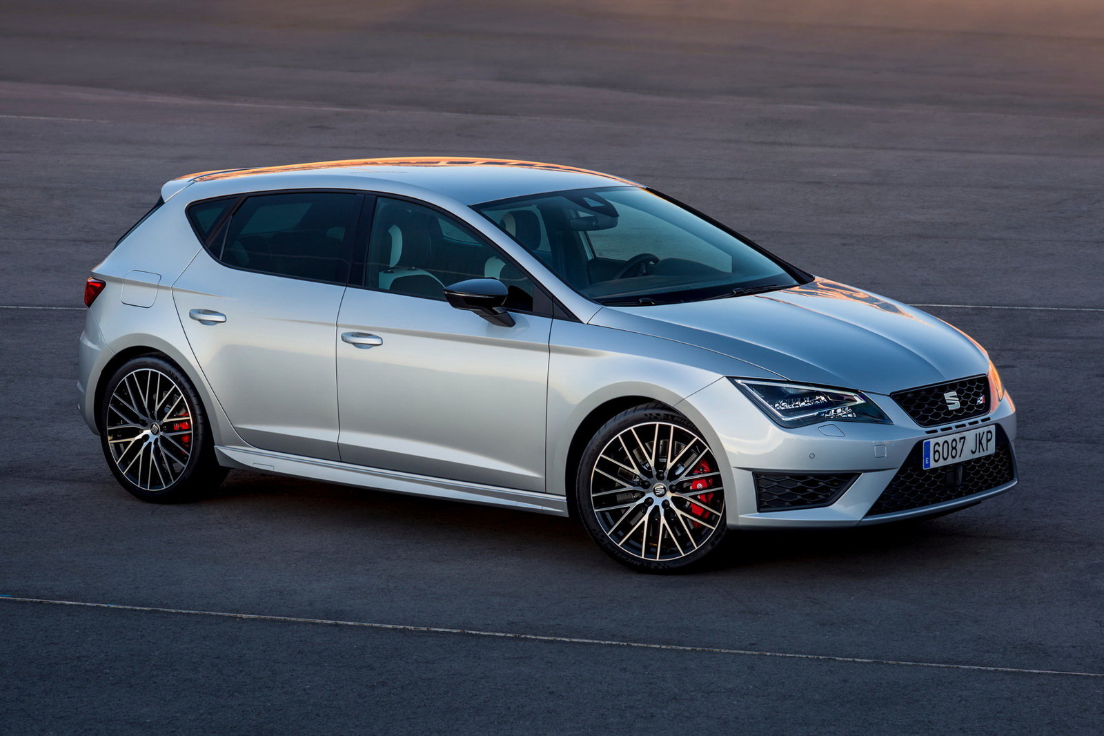 Seat Leon Cupra: più potenza e un rombo racing 