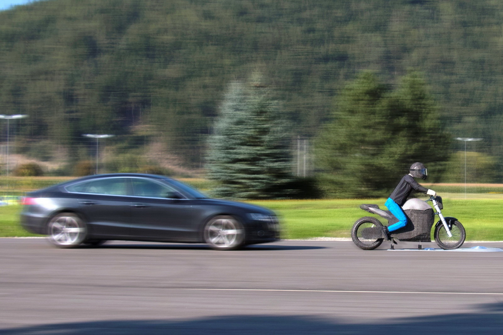 Foto Sulle auto presto obbligatori due nuovi sistemi di assistenza