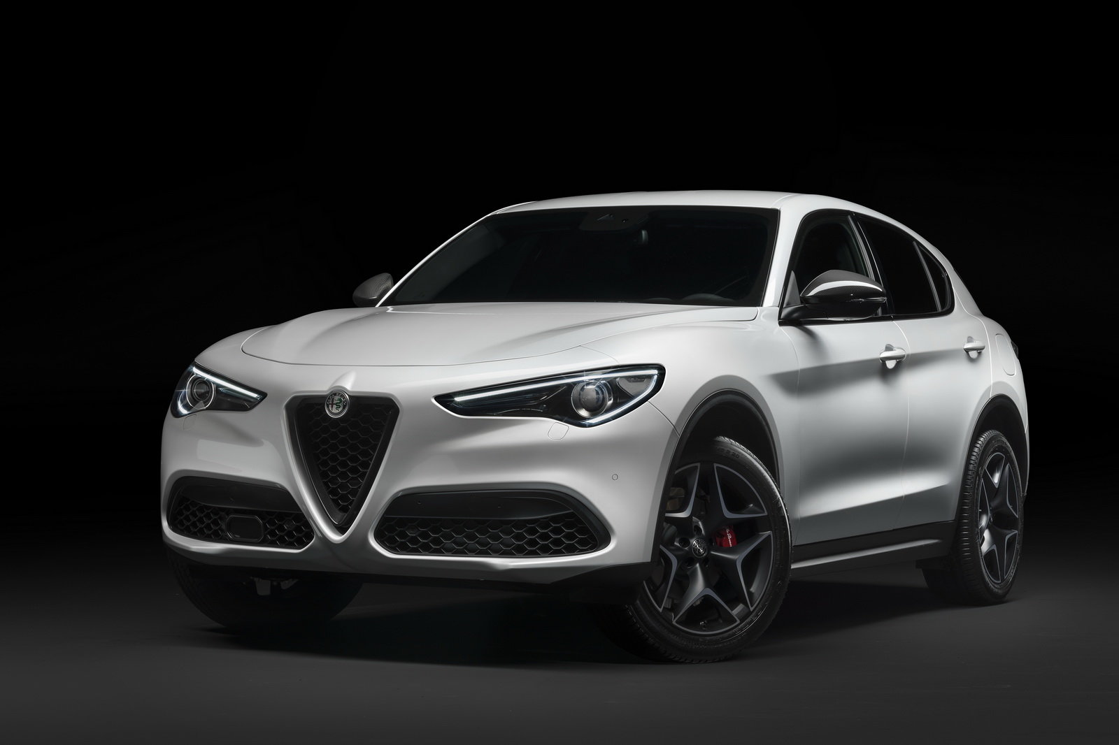 Per Alfa Romeo Giulia e Stelvio un allestimento in stile F1 