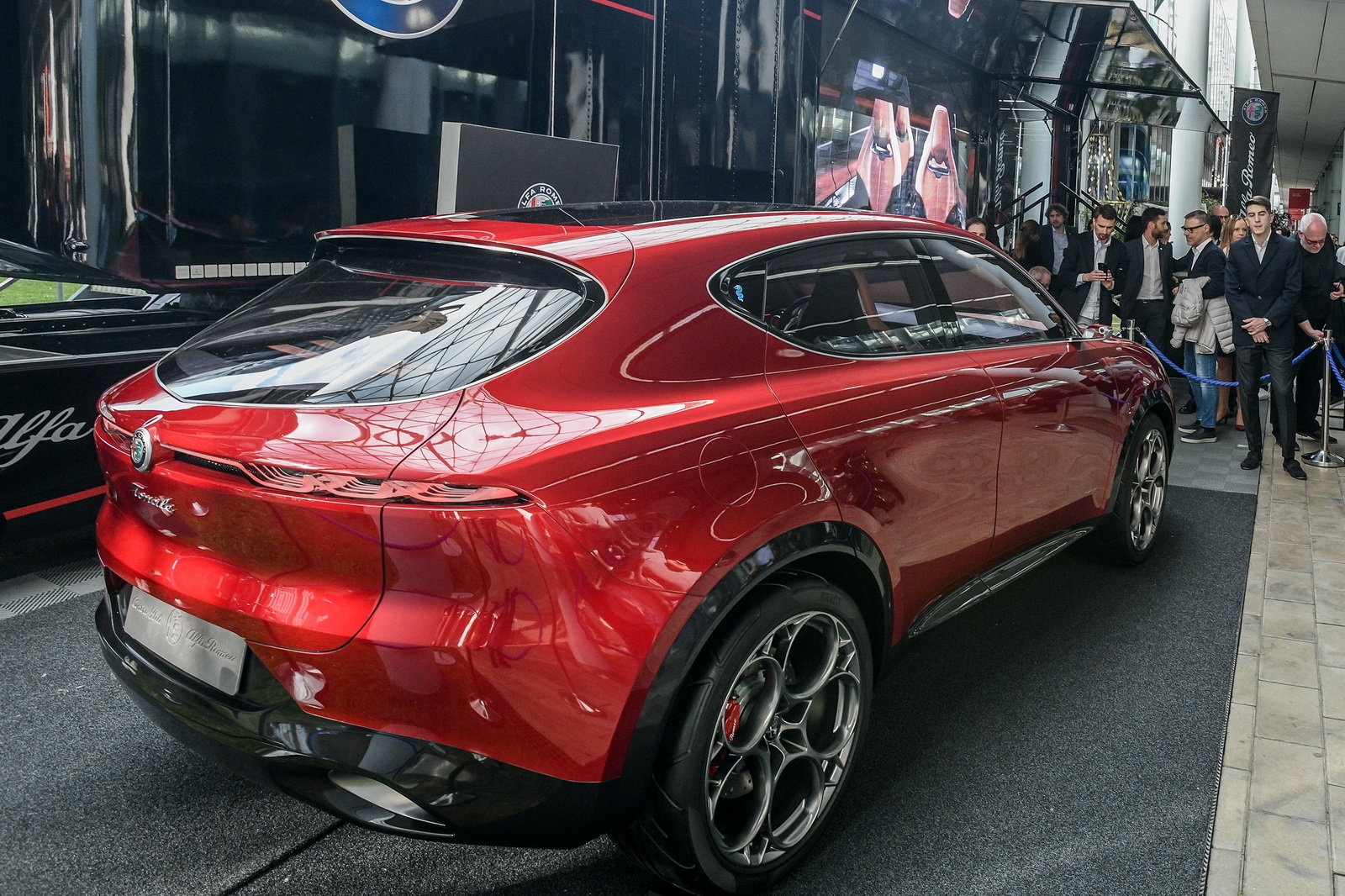 L Alfa Romeo Tonale Fa Una Capatina A Milano