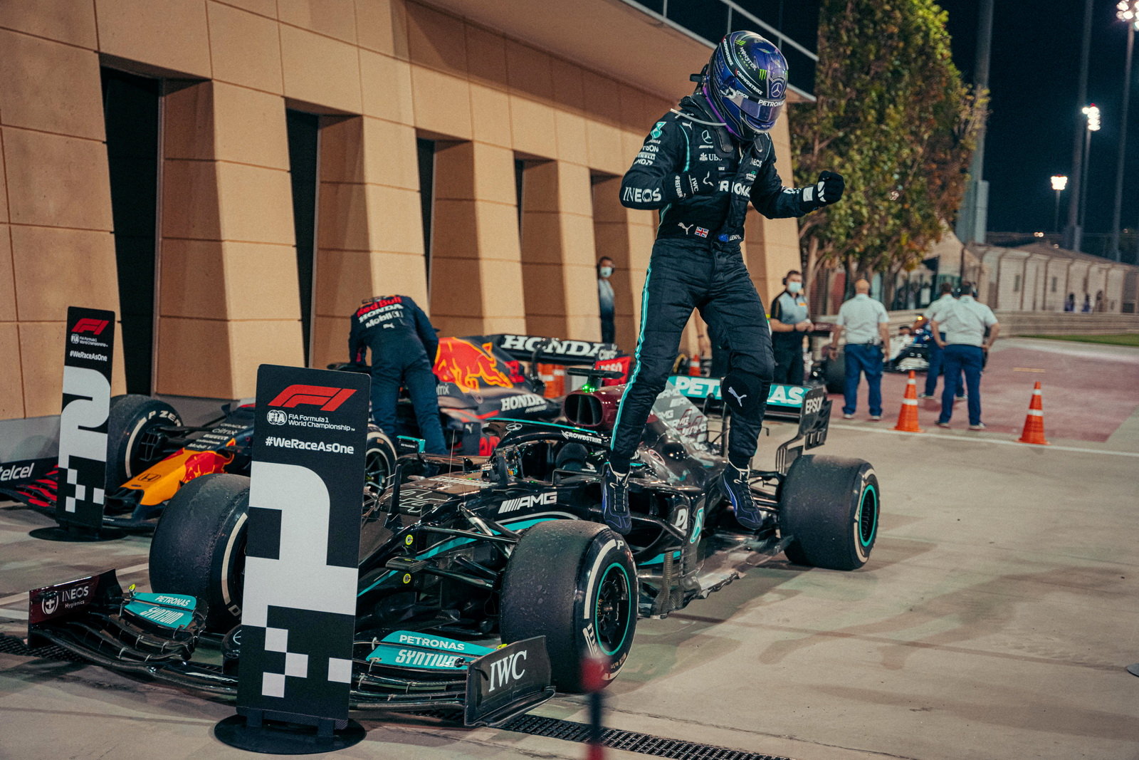 Foto - Formula 1, Gp del Bahrein 2021: vince Hamilton ...