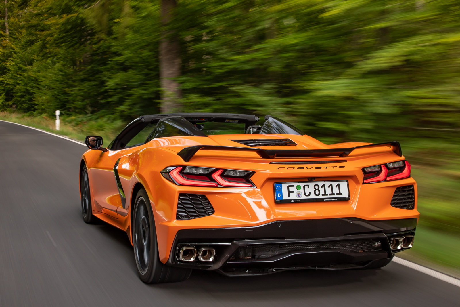 chevrolet-corvette-2021-10_5.jpg